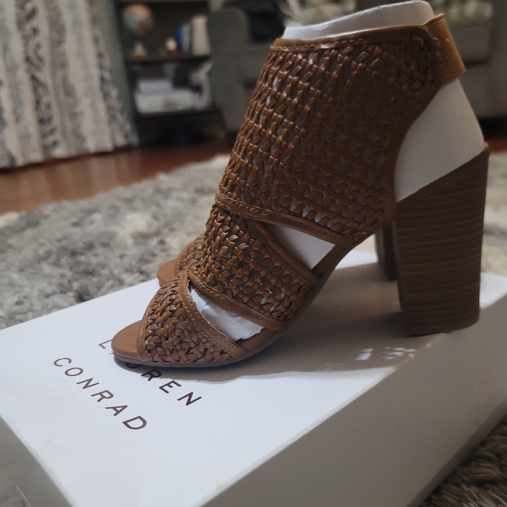 LC Lauren Conrad Brown Cozy Knit Heels